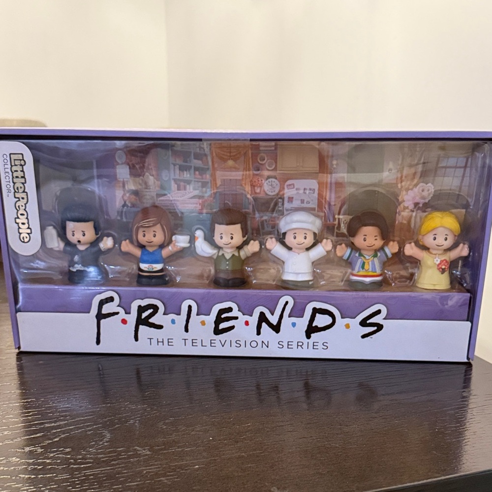 Friends TV Series Little People collector Set, hard to find, new in box